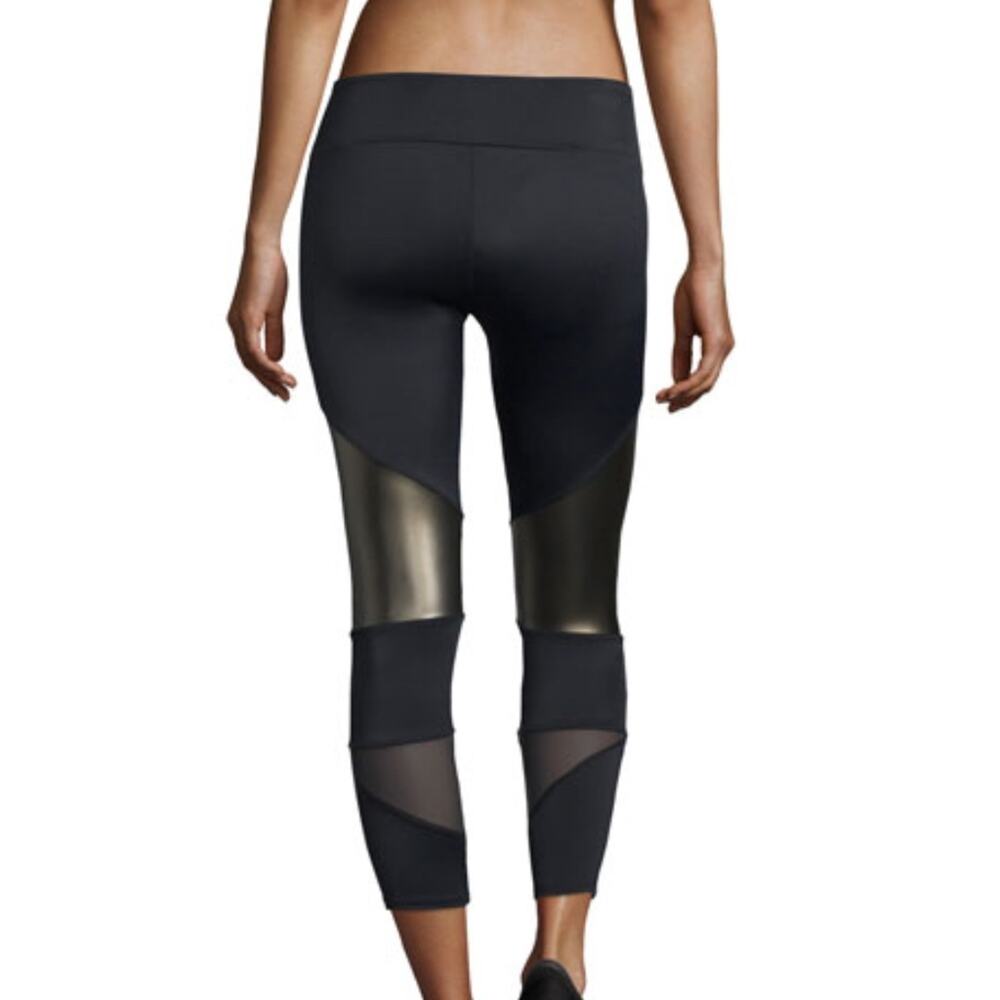 New Onzie S/M Mesh Cut Out Capri Leggings Black Gold Small Medium Yoga Workout